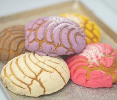 Decorative background showing colorful conchas